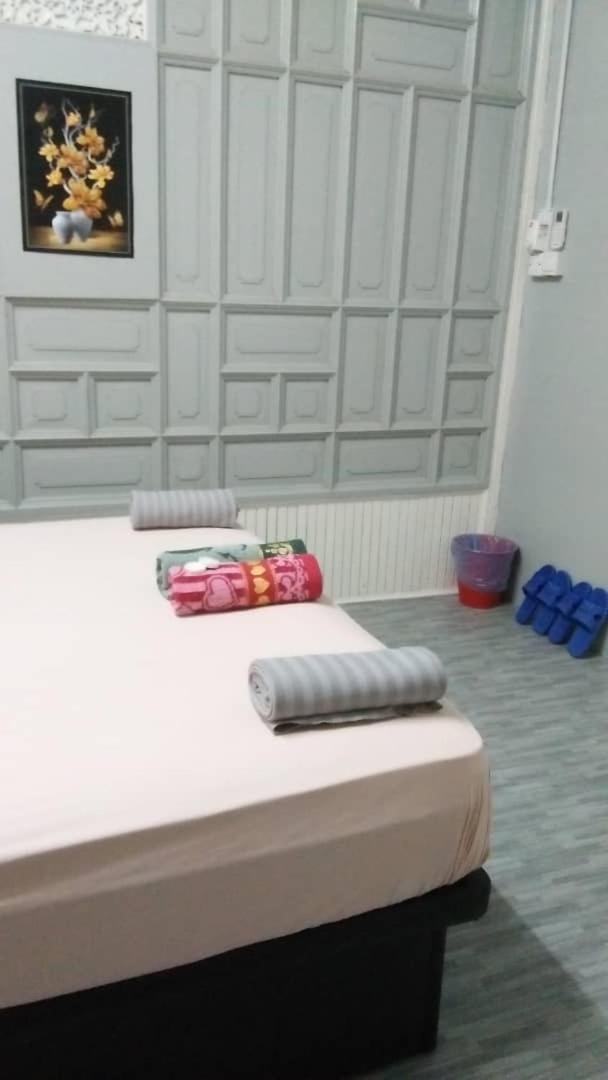 Ila Homestay Kuala Besut Jetty Kampung Kuala Besut Exterior foto
