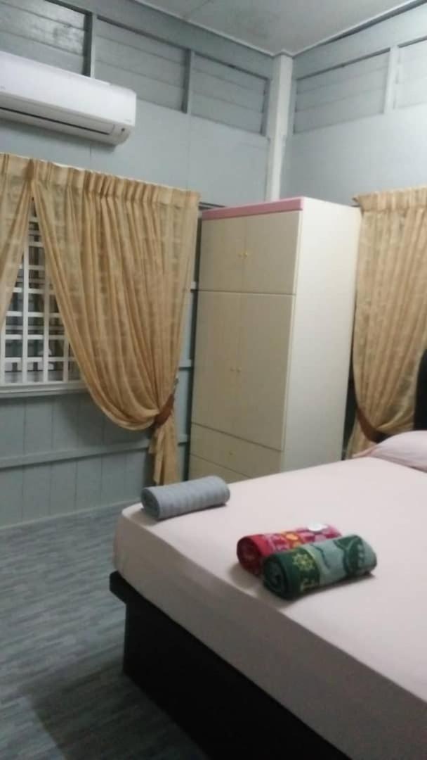 Ila Homestay Kuala Besut Jetty Kampung Kuala Besut Exterior foto