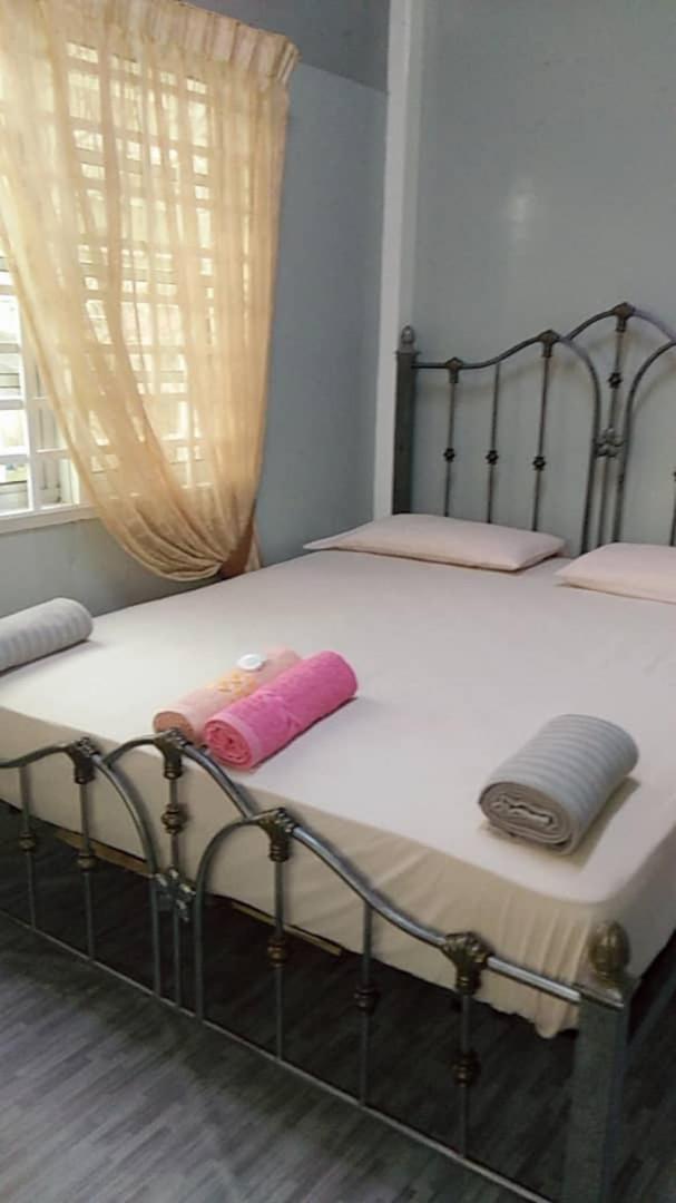 Ila Homestay Kuala Besut Jetty Kampung Kuala Besut Exterior foto